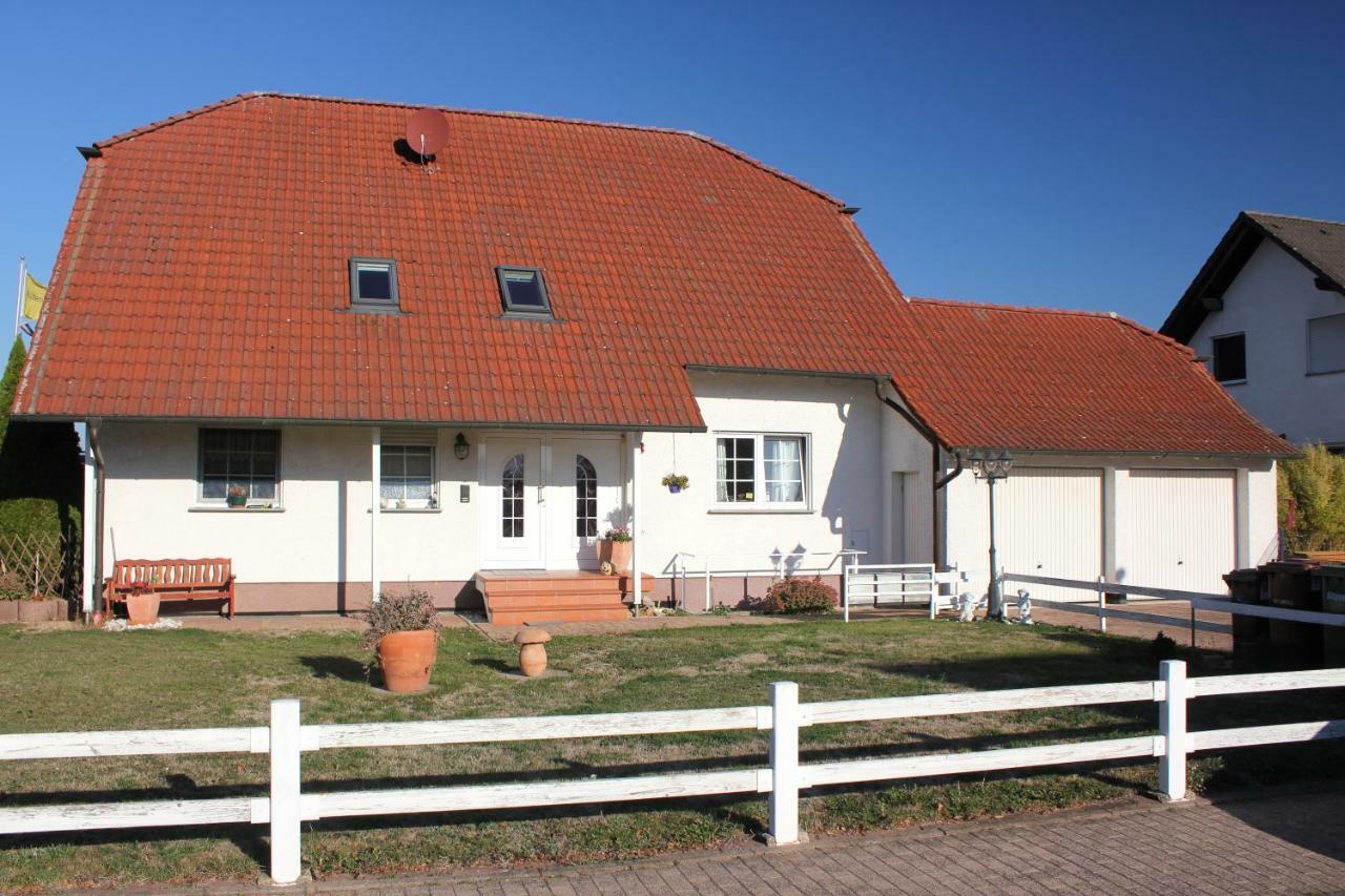 Ruhige Und Gemuetliche Ferienwohnung In Calden 외부 사진